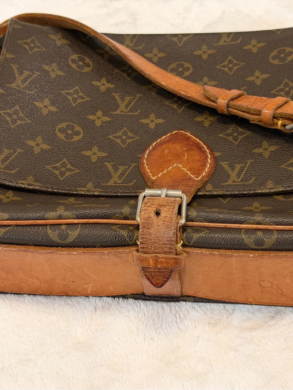 Louis Vuitton Monogram Cartouchiere GM Crossbody Bag Vintage LV Messenger Purse